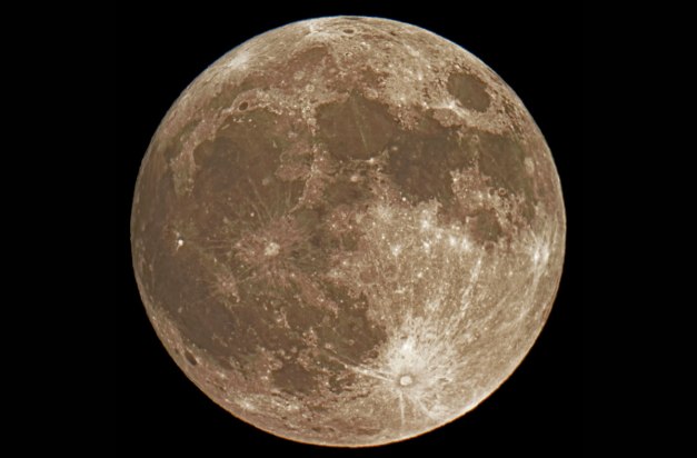 Date: 05.05.2012 Location: Hvalstrand, Asker, NO Camera: DSLR Canon EOS 7D Optics: Celestron SCT 8″ 20000mm f10 Exposure: Unknown Post processing: PhotoShop CS5 Comment: The image is a mosaic of two images. This night the moon was at its closest approach to the Earth on its elliptical orbit, resulting in the largest apparent size of the lunar disk as seen from Earth. (Supermoon)